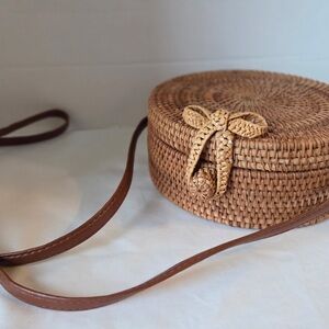 Round Woven Crossbody Bag With Bow Rattan